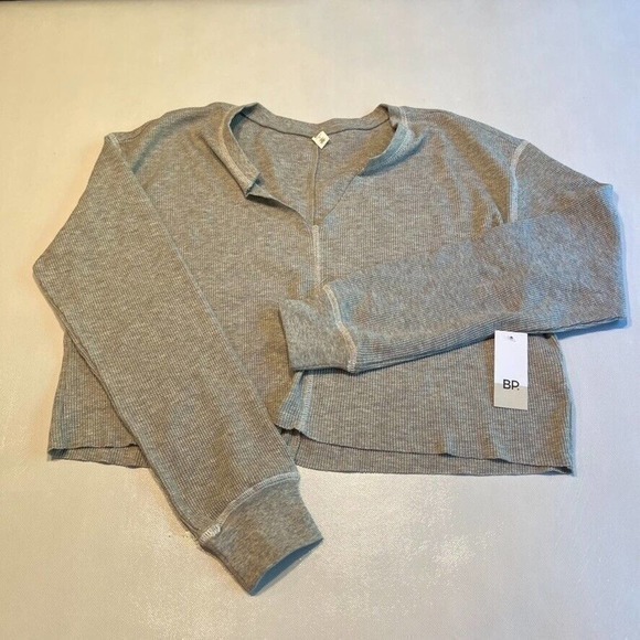 BP. Juniors Thermal Gray Size Small V-Neck Cropped Long Sleeve Shirt‎ - Picture 1 of 10